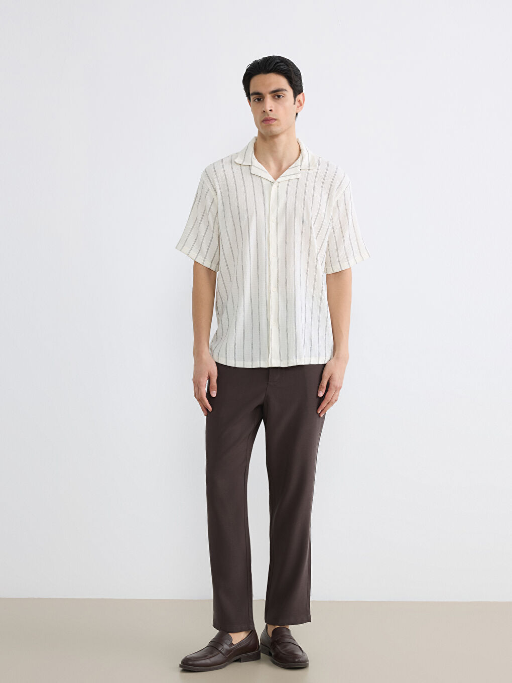 Regular Fit Resort Yaka Çizgili Erkek Gömlek-1