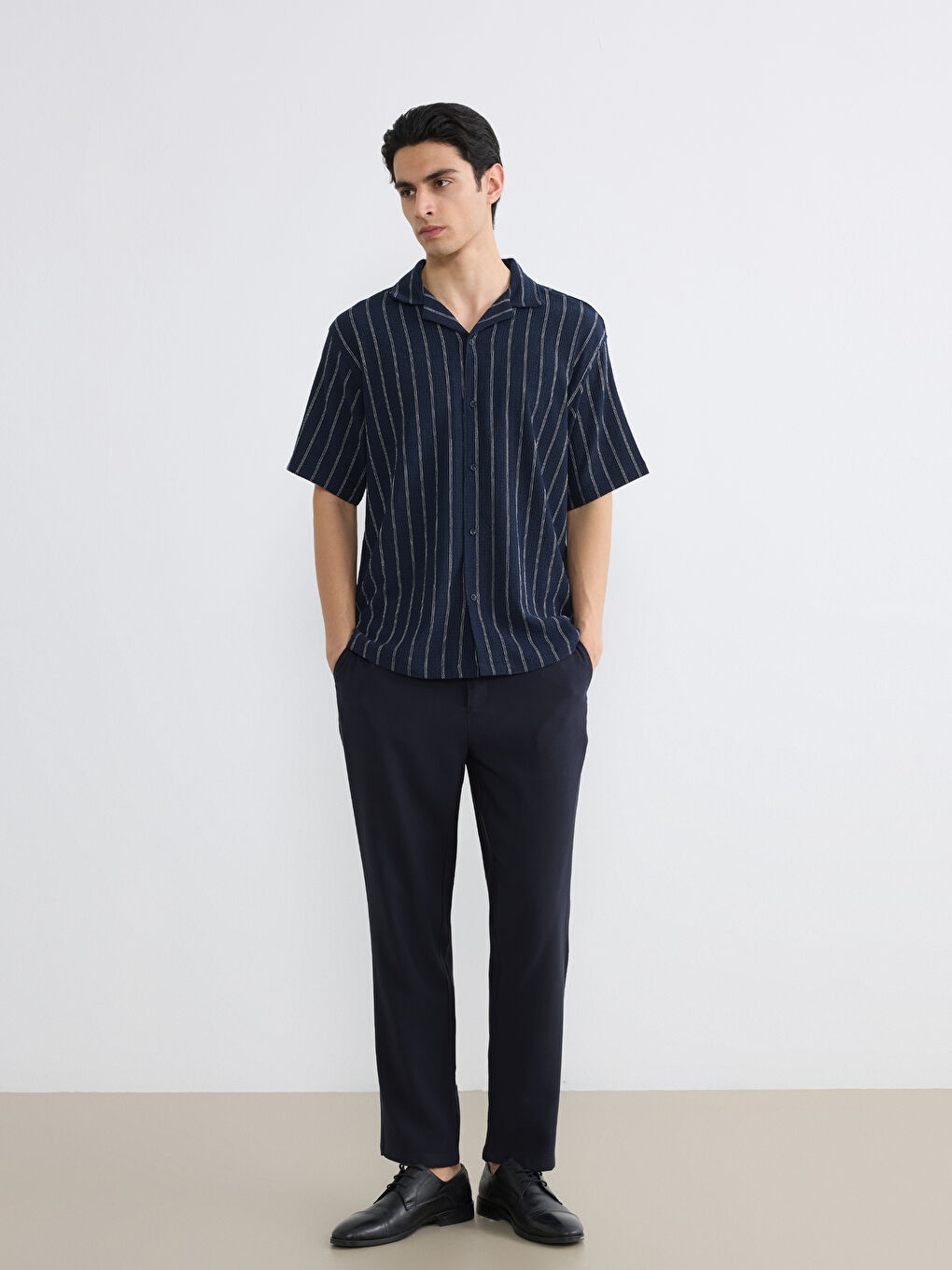 Regular Fit Resort Yaka Çizgili Erkek Gömlek-1