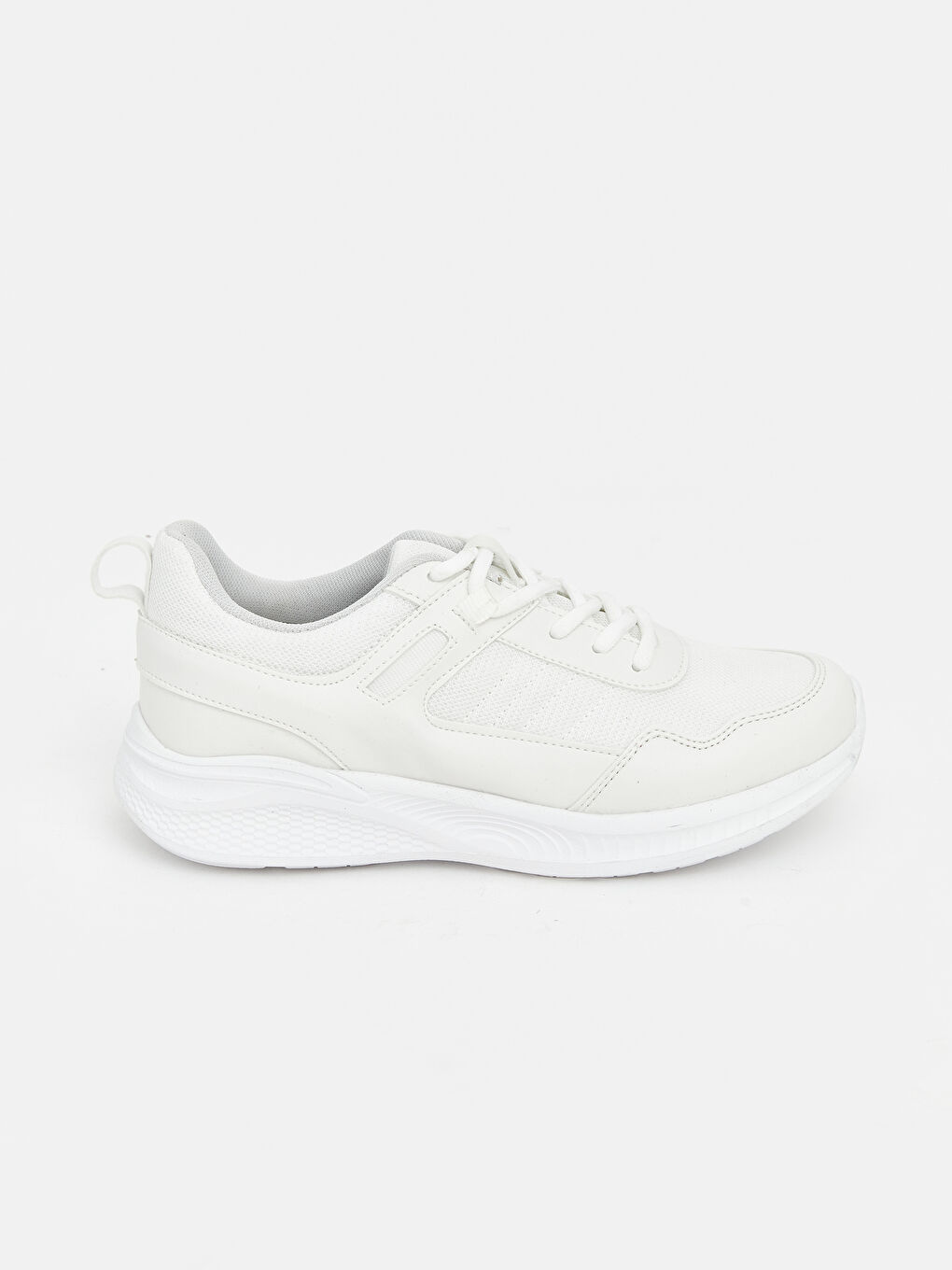 Beyaz Bağcıklı Kalın Tabanlı Kadın Spor Ayakkabı-1