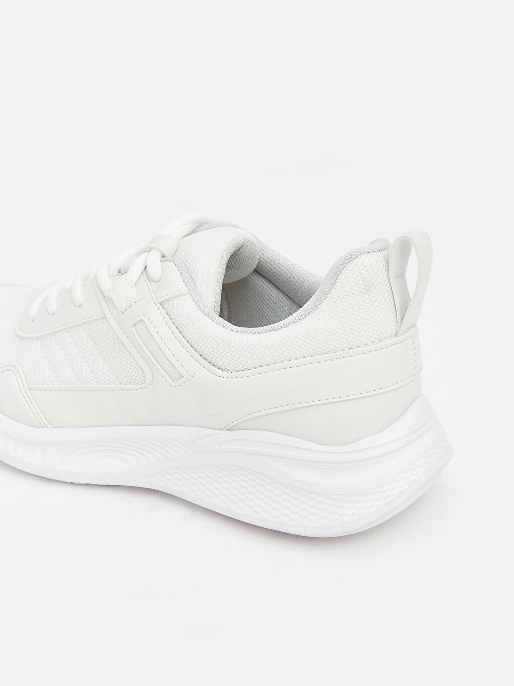 Beyaz Bağcıklı Kalın Tabanlı Kadın Spor Ayakkabı-4