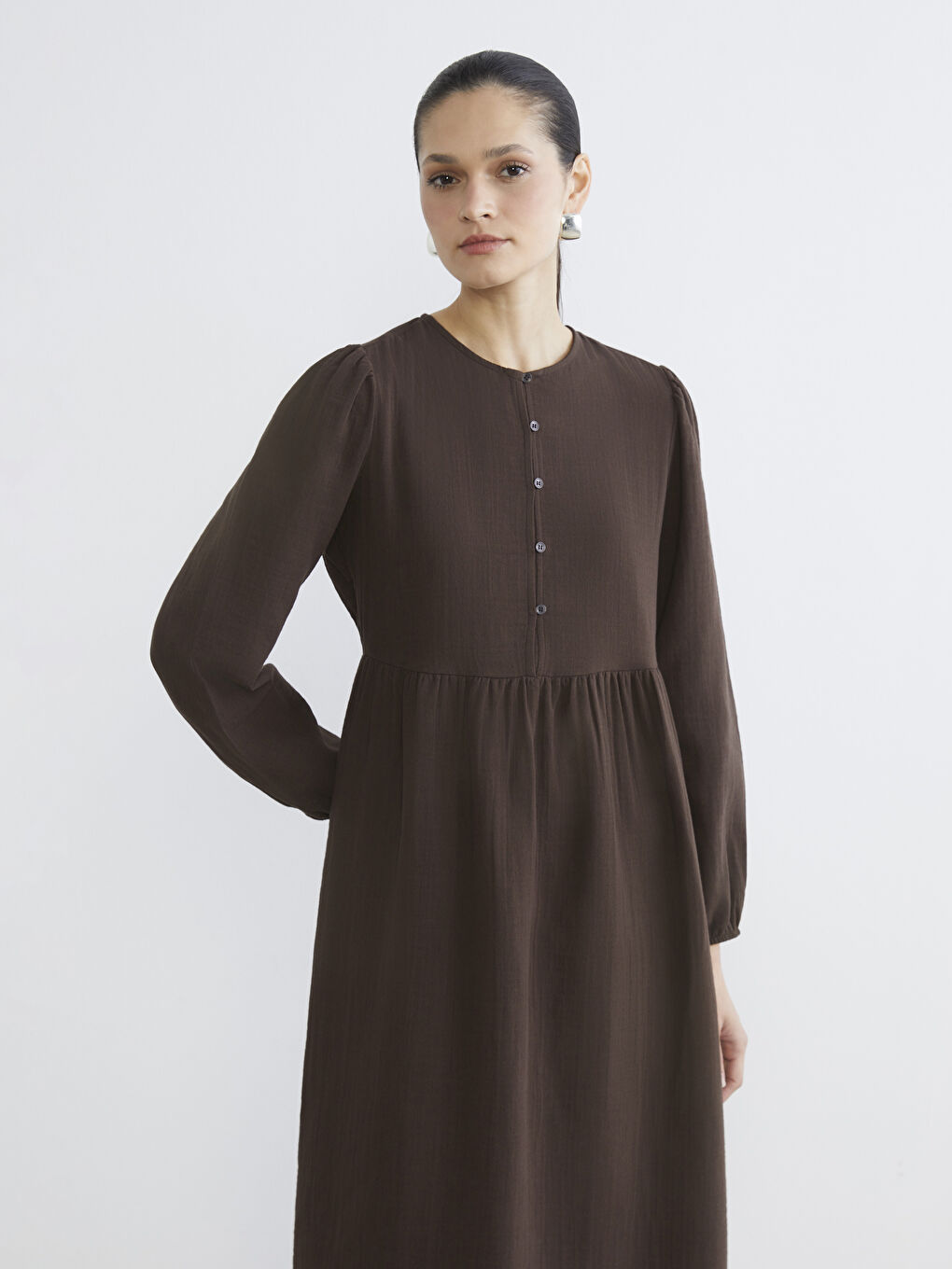 Kahverengi Bisiklet Yaka Balon Kollu Müslin Elbise-1