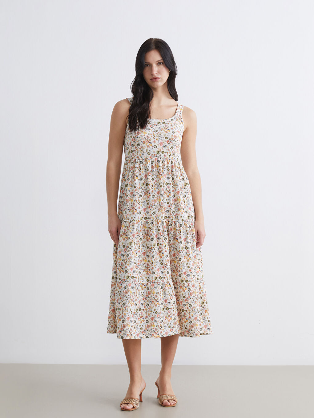 Женщины экрю Платье-1