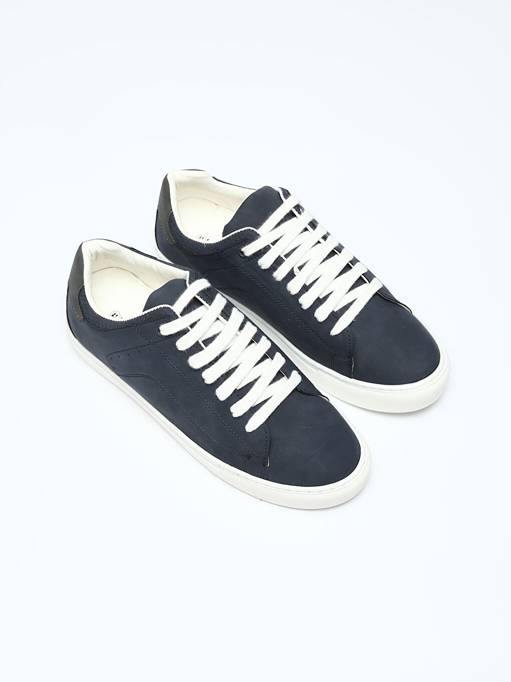 أحذية رياضية رجالي برباط