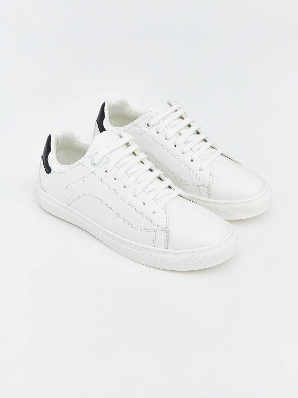 أحذية رياضية رجالي برباط