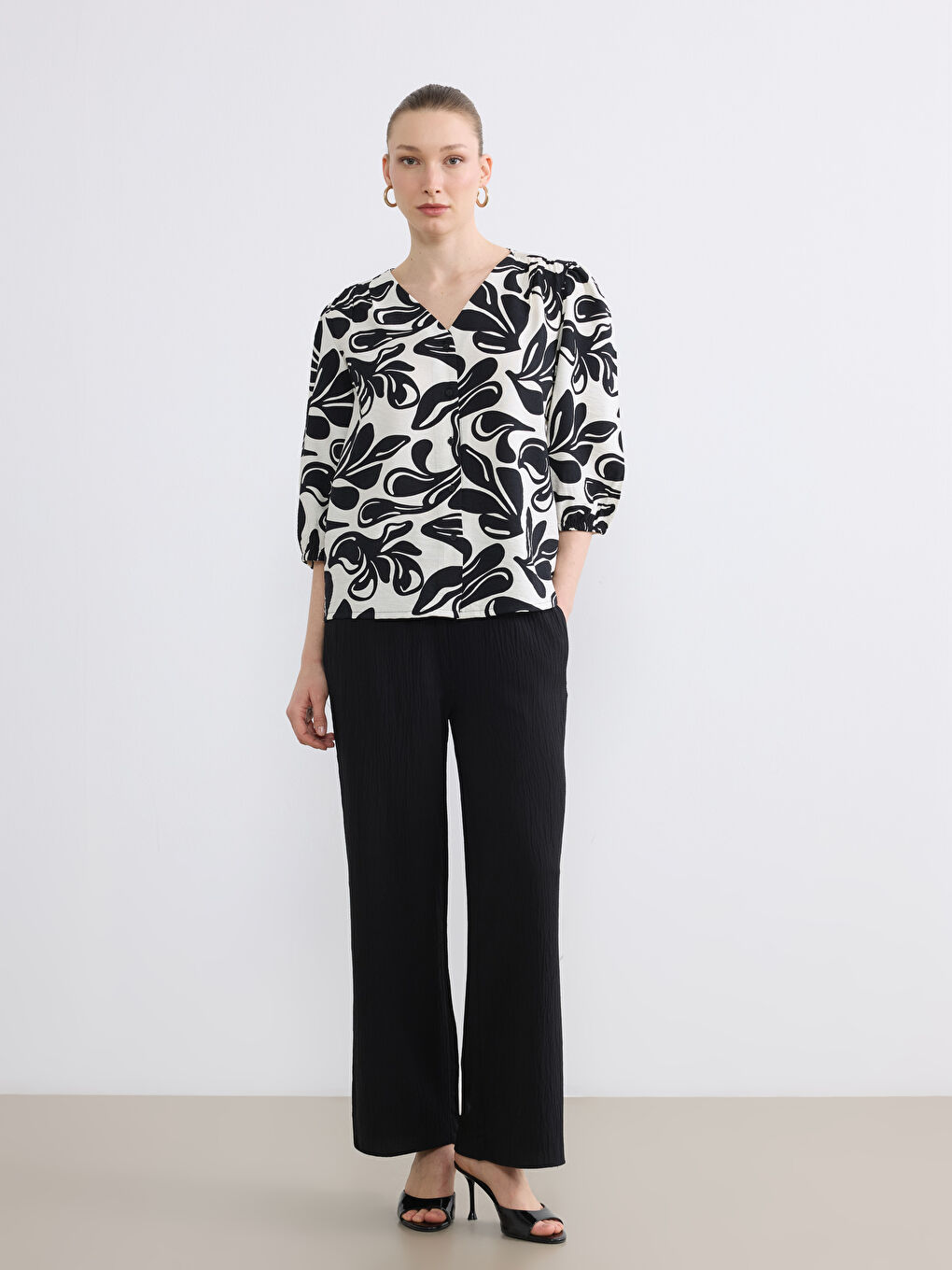 V Yaka Desenli Balon Kollu Bluz-1