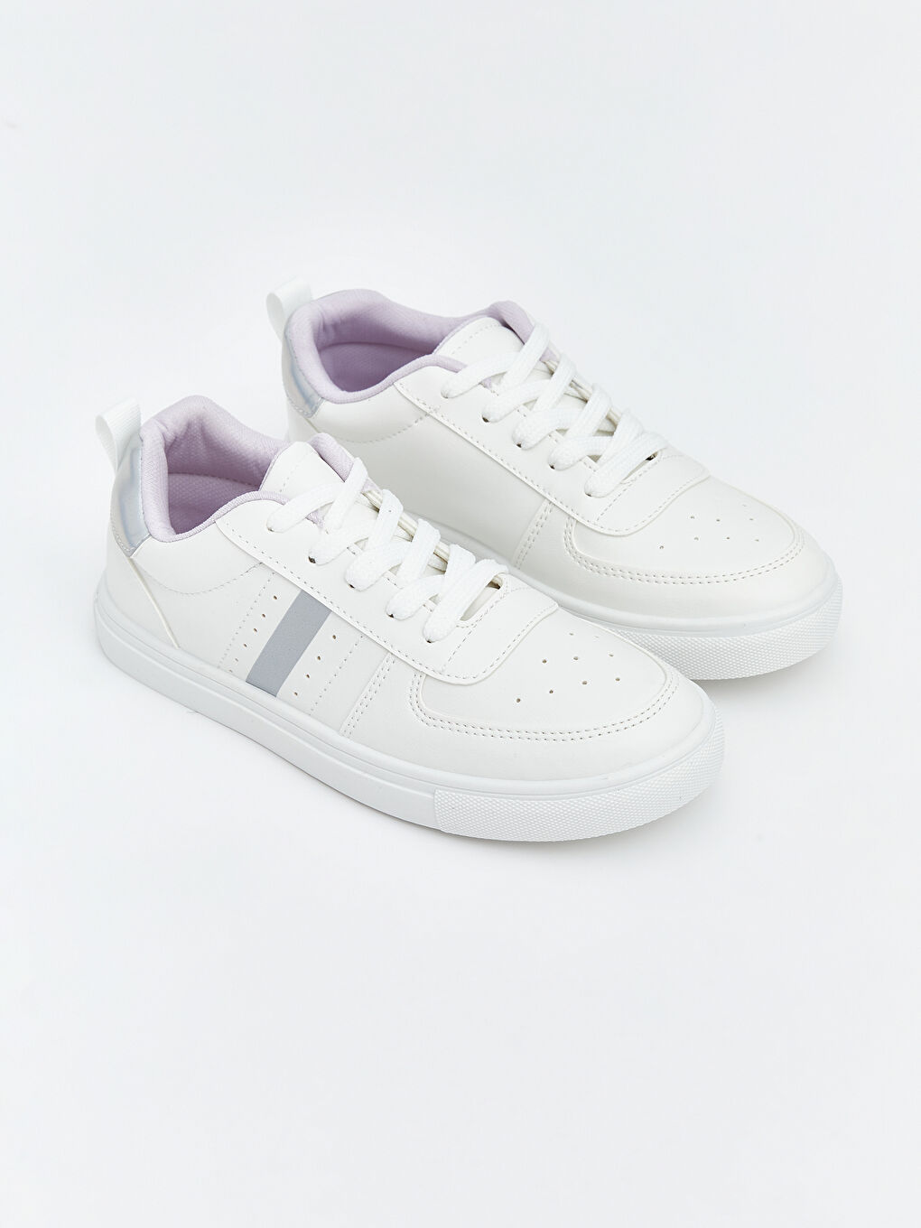 Beyaz Deri Görünümlü Kız Çocuk Spor Ayakkabı