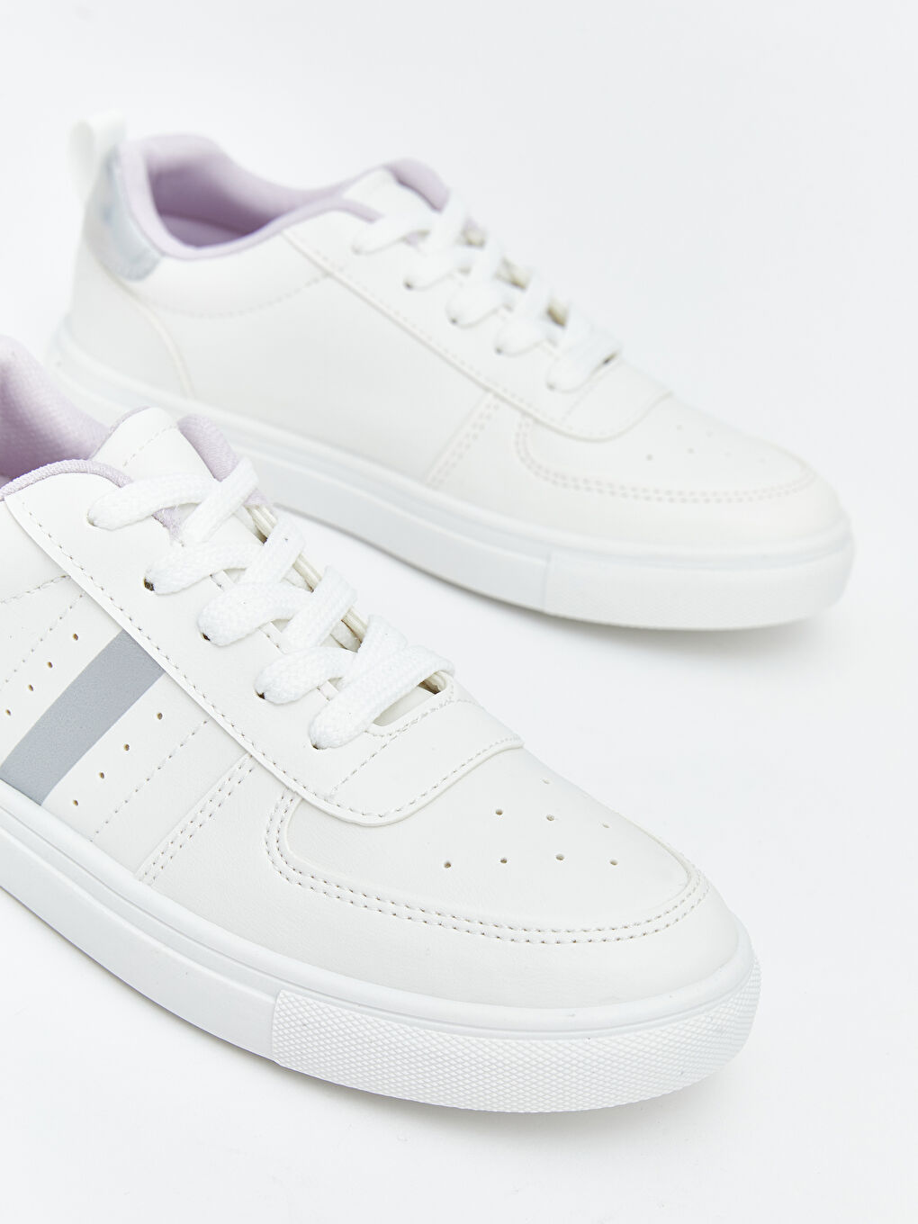 Beyaz Deri Görünümlü Kız Çocuk Spor Ayakkabı-2