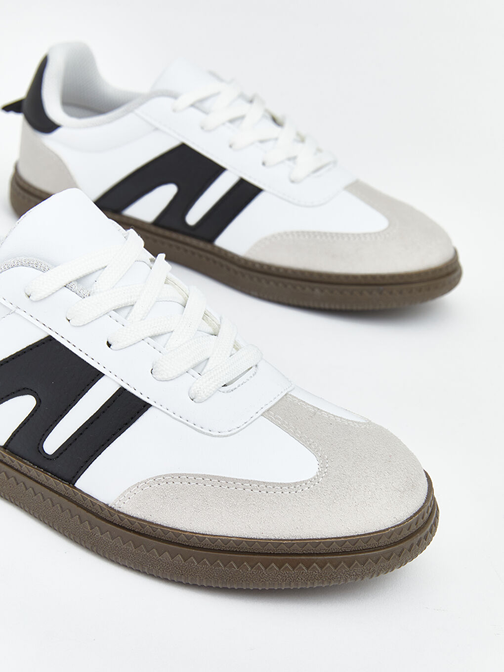 Beyaz Deri Görünümlü Kız Çocuk Spor Ayakkabı-2