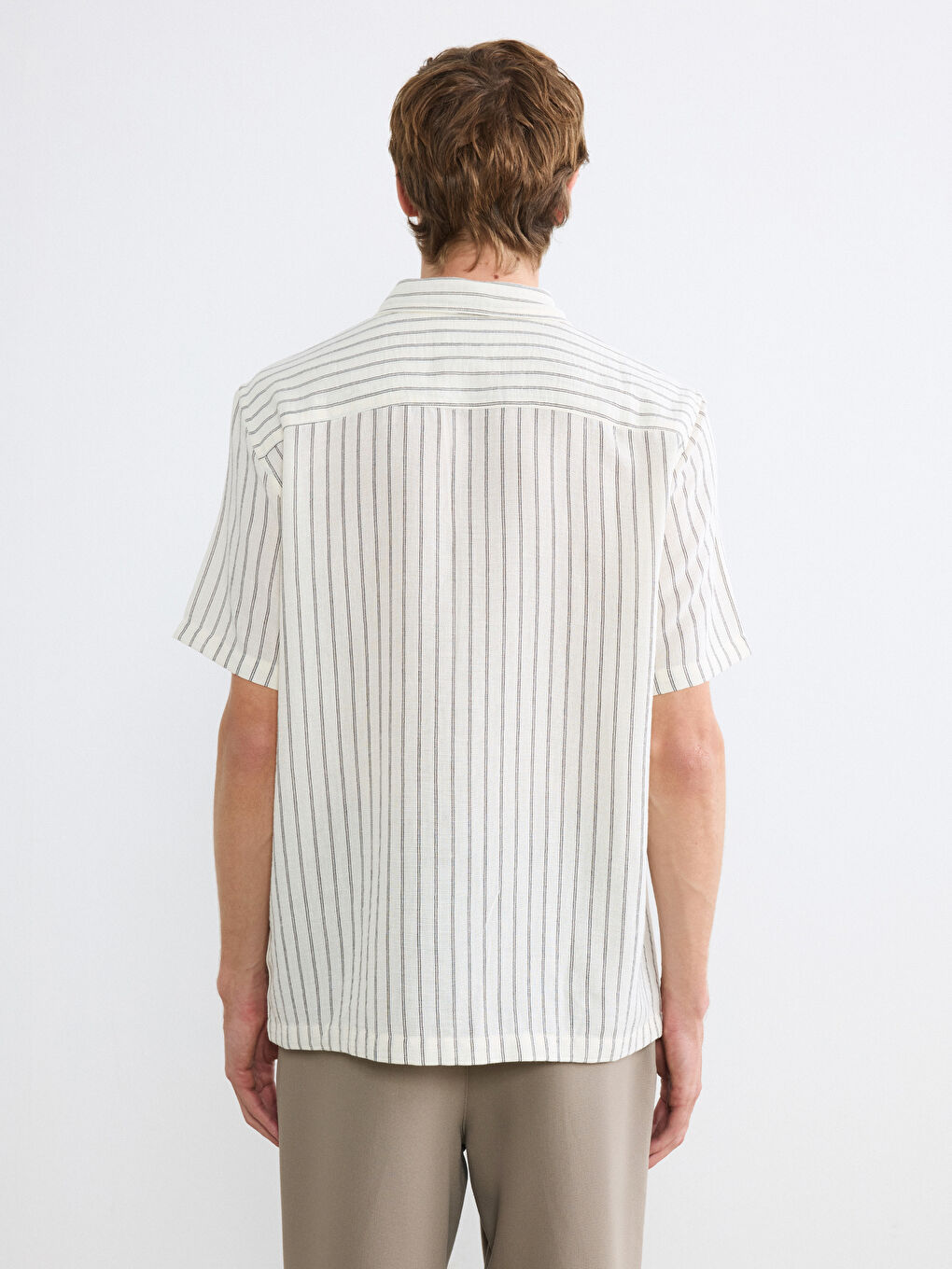 Мъж Екрю Риза-3