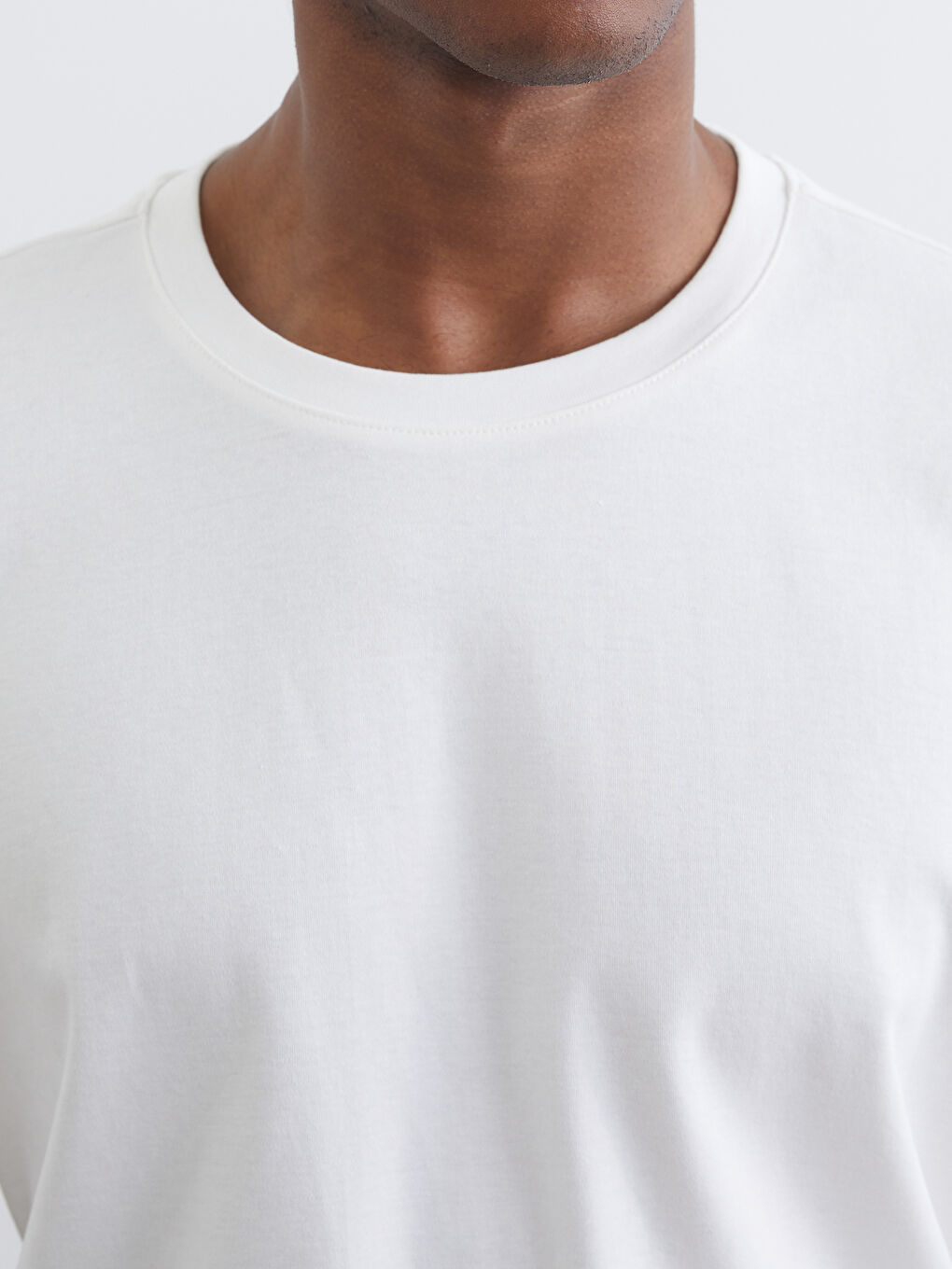 Чоловіча футболка з круглим вирізом-2