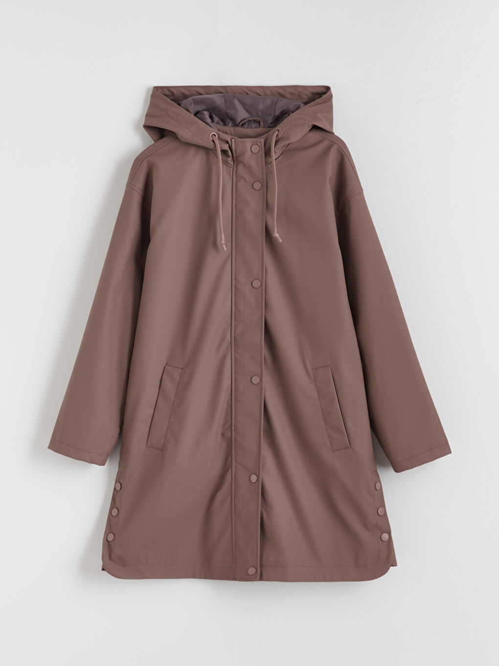 Kahverengi Kapüşonlu Kadın Yağmurluk-4