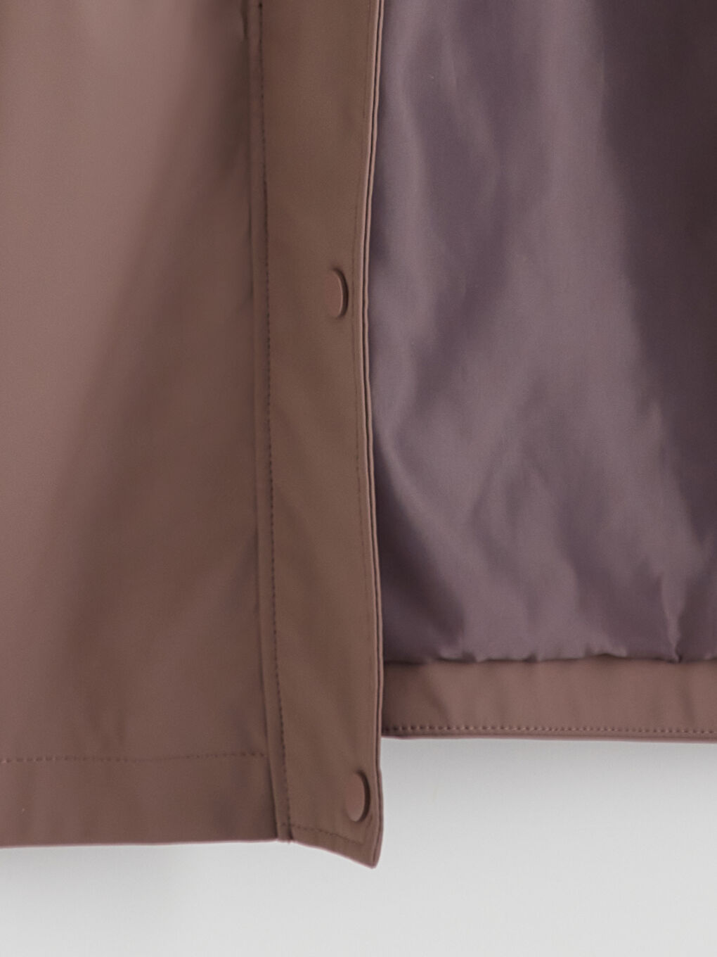 Kahverengi Kapüşonlu Kadın Yağmurluk-6