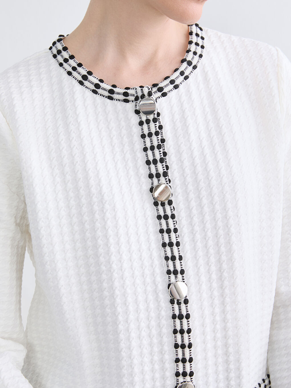 Beyaz Bisiklet Yaka Dokulu Kadın Hırka-2