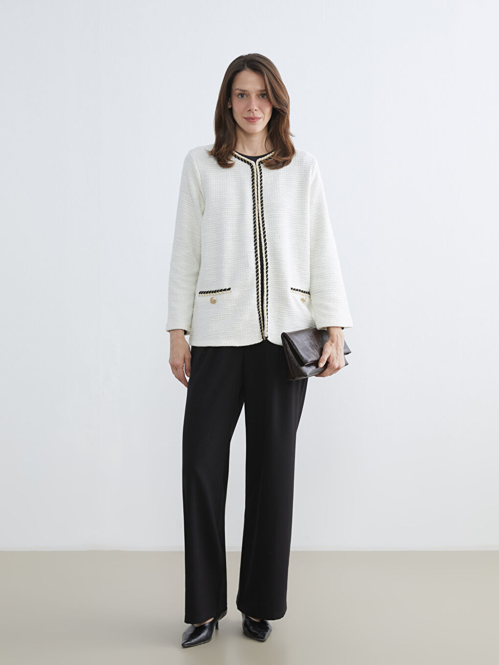 Ekru Bisiklet Yaka Dokulu Kadın Hırka-1