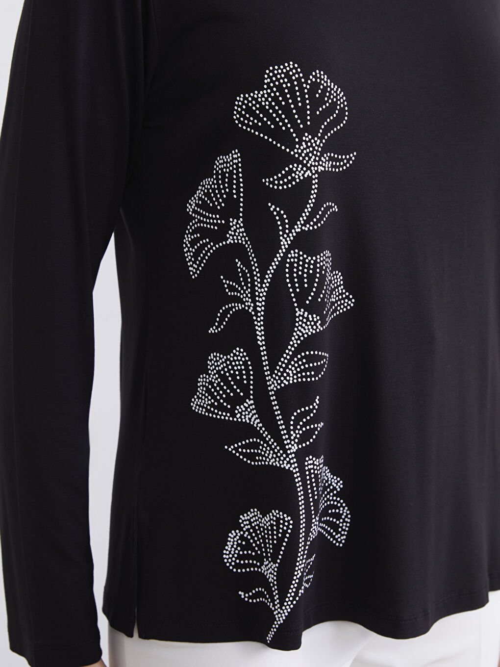 Siyah Bisiklet Yaka Taşlı Kadın Tişört-2