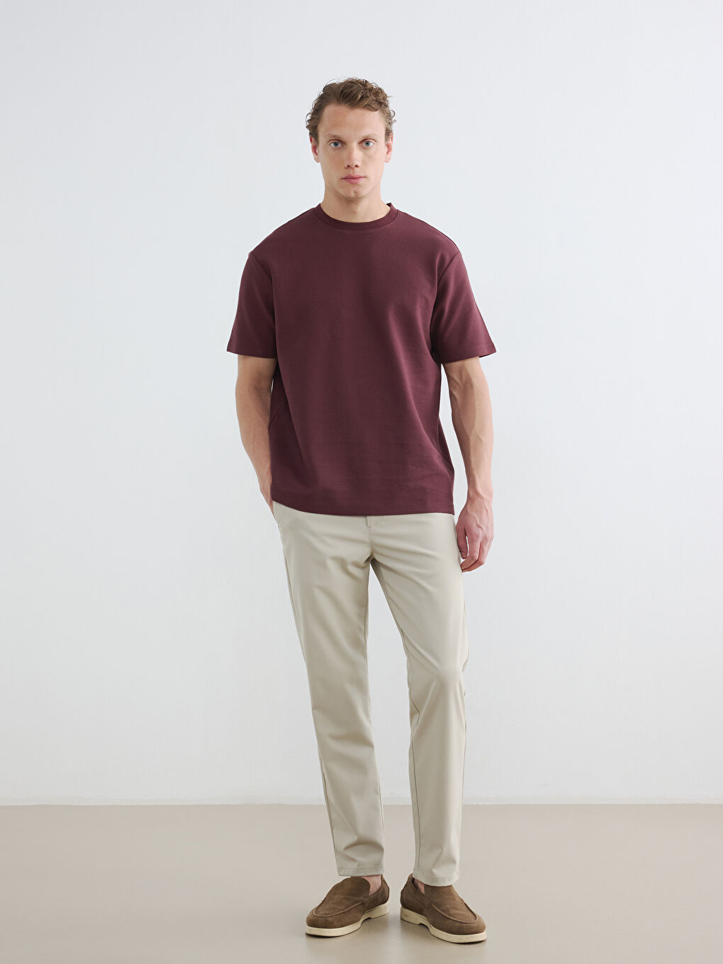 Мъжка тениска с обло деколте-1