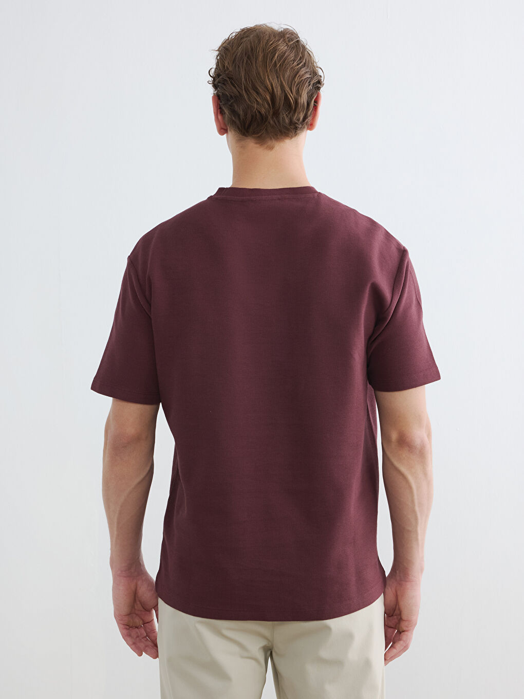 Мъжка тениска с обло деколте-3