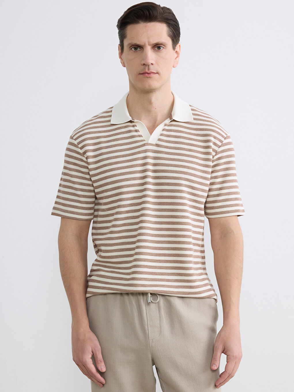 Kahverengi Polo Yaka Çizgili Erkek Tişört