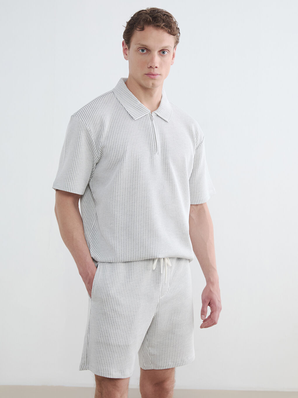 Gri Polo Yaka Çizgili Erkek Tişört