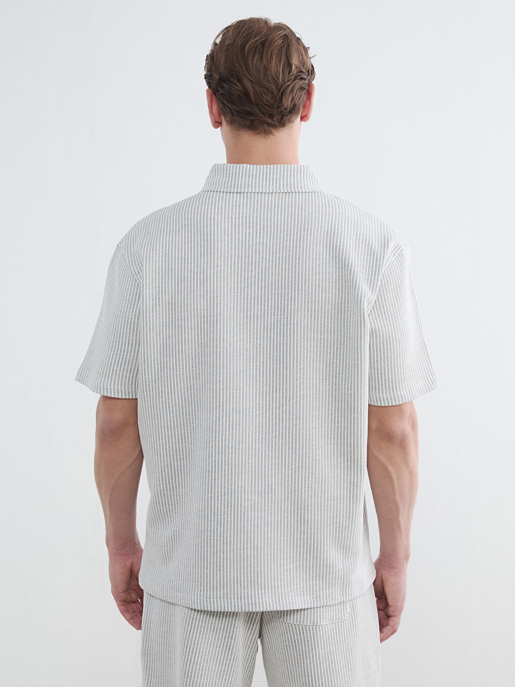 Gri Polo Yaka Çizgili Erkek Tişört-3