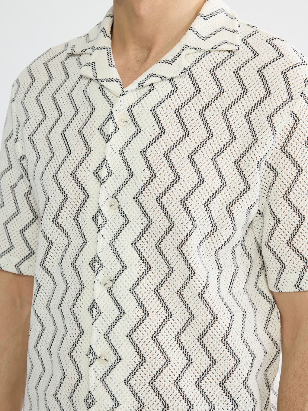 მამაკაცები შავი პერანგი-2