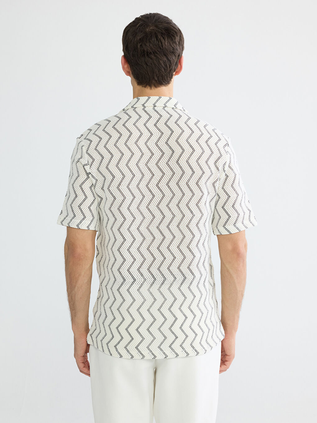 მამაკაცები შავი პერანგი-3