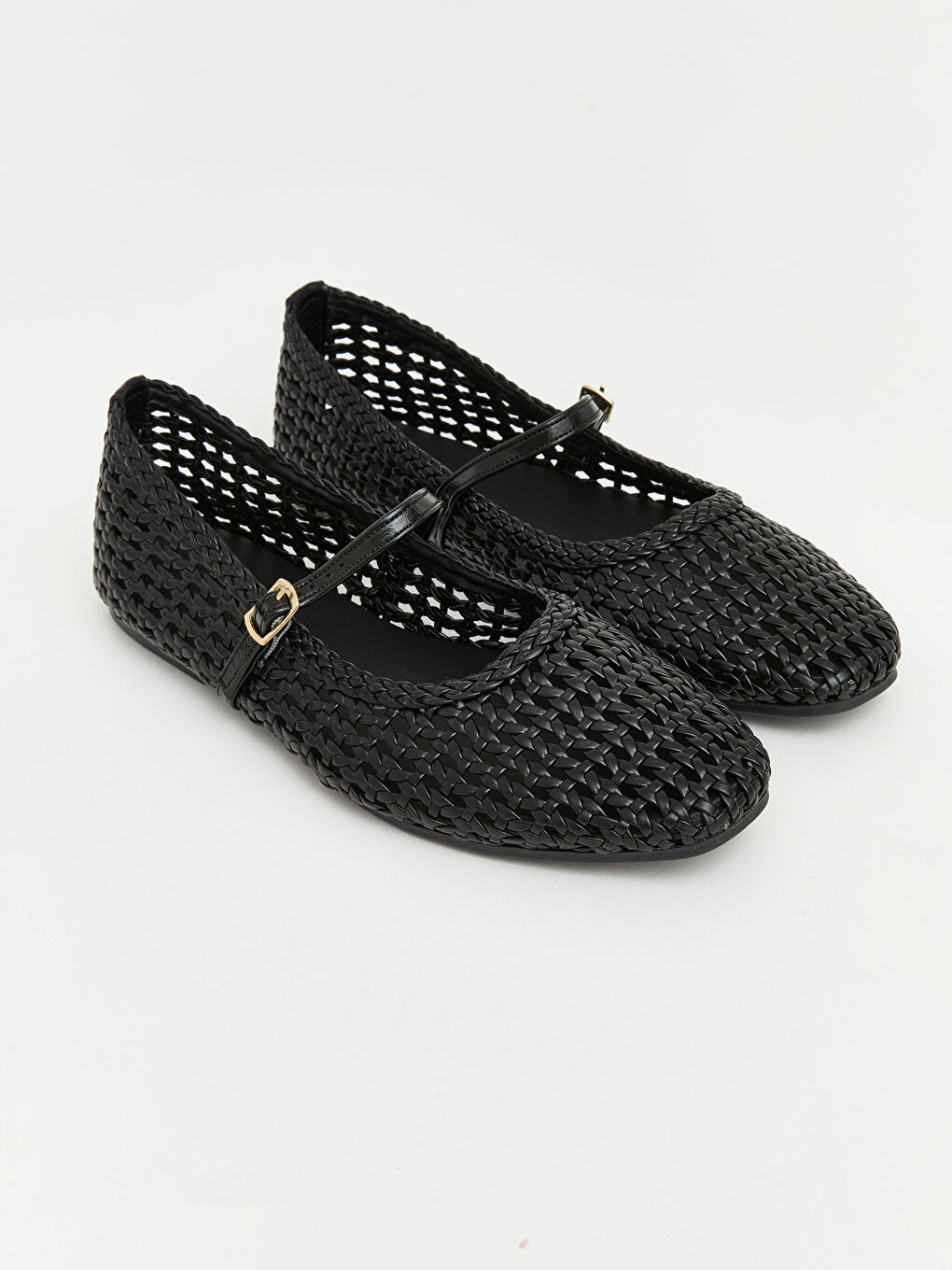 Siyah File Görünümlü Kadın Babet