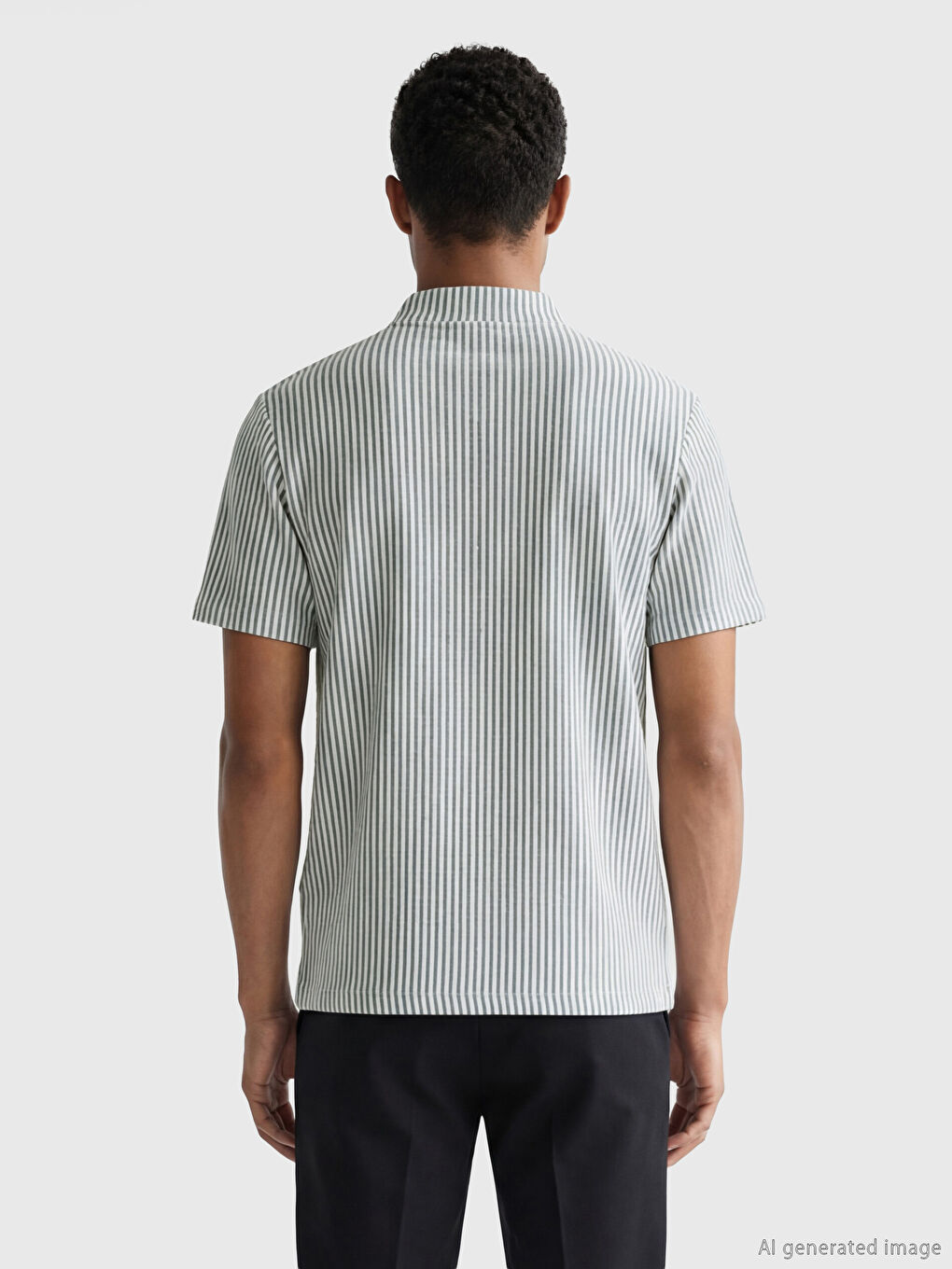 Футболка мужская с полосатым узором и воротником-поло-3