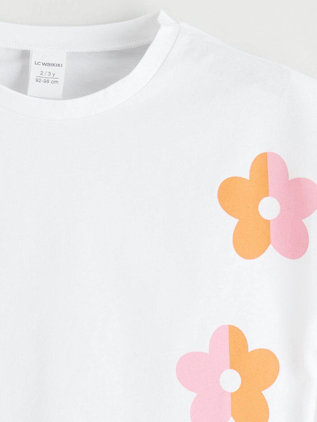 Beyaz Bisiklet Yaka Çiçekli Kız Çocuk Tişört ve Şort-2