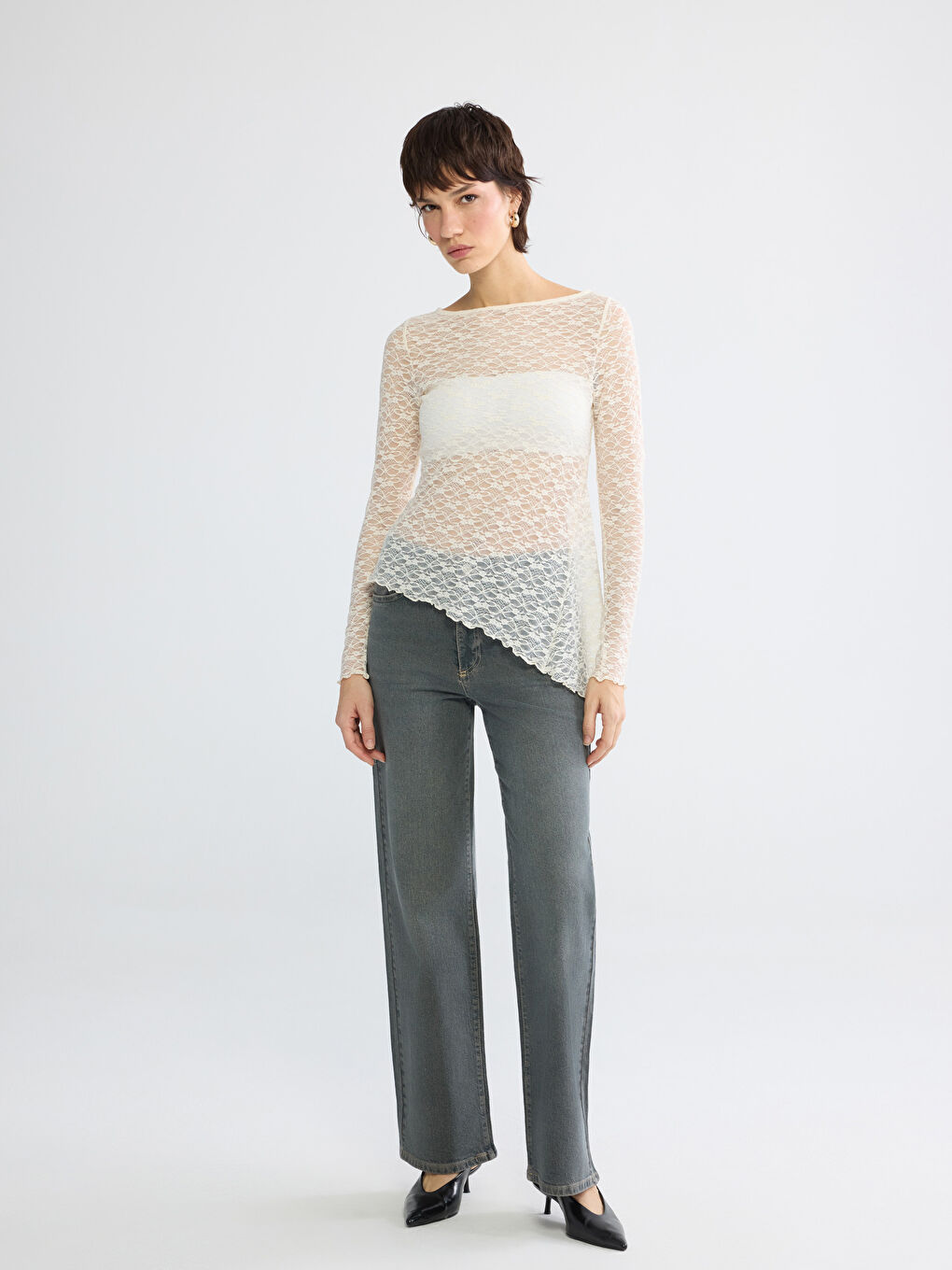 Ekru Bisiklet Yaka Dantelli Bluz-1