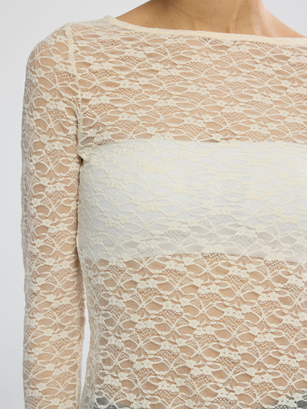 Ekru Bisiklet Yaka Dantelli Bluz-2