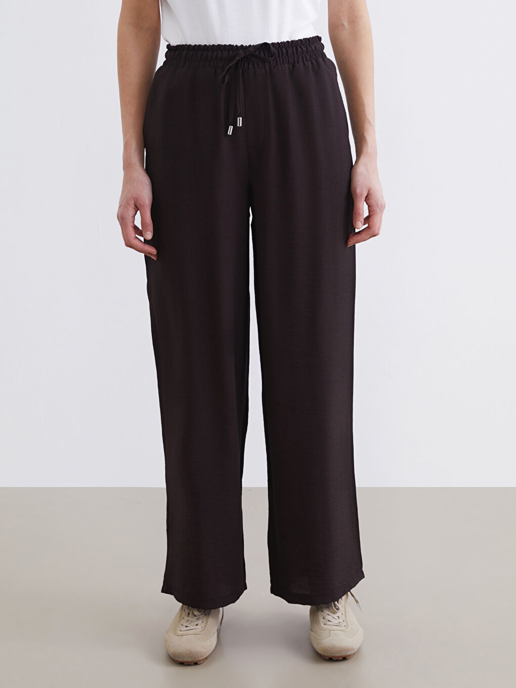 پانتۆڵ قاوه‌یی ژن-1