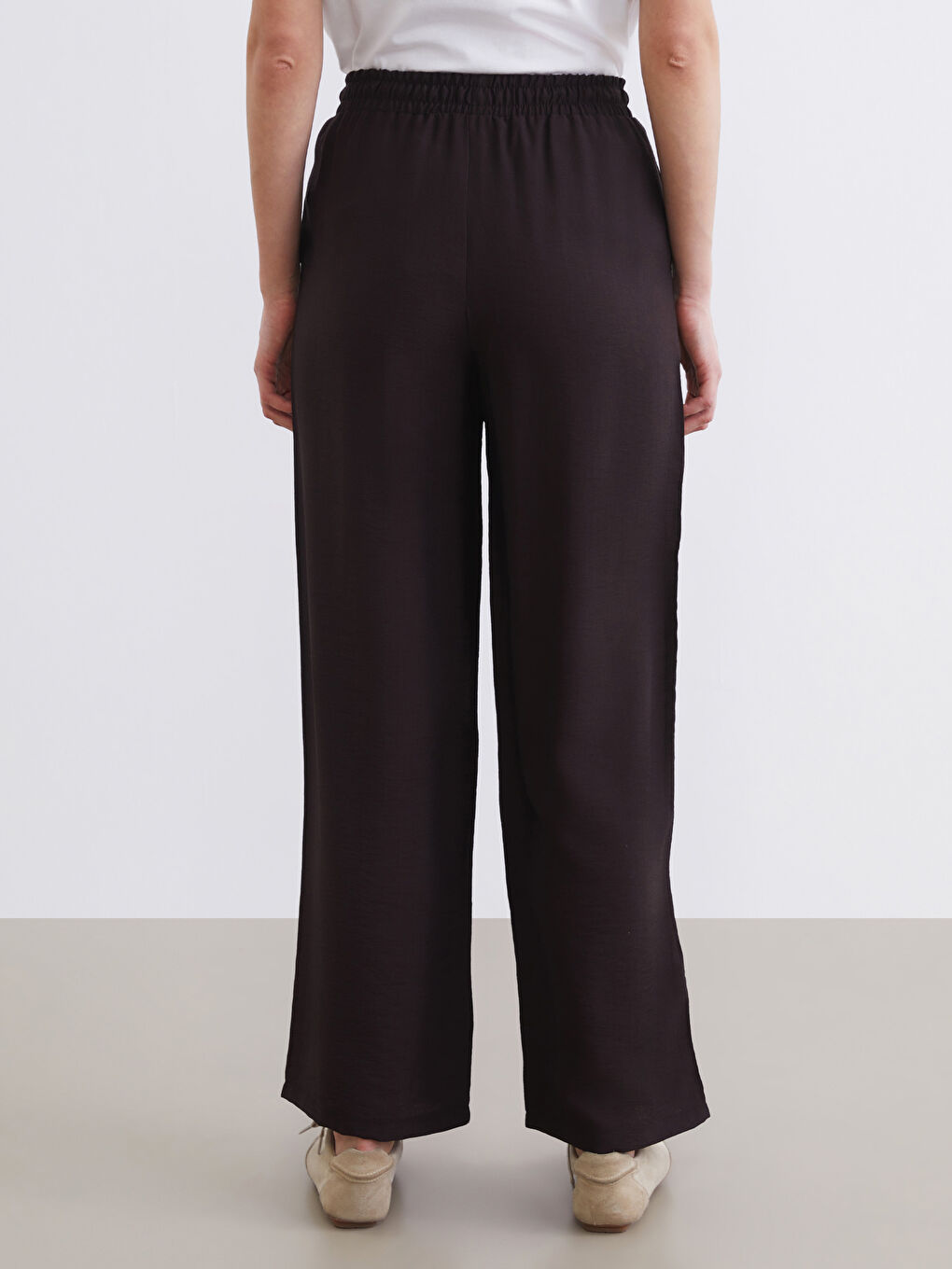 پانتۆڵ قاوه‌یی ژن-3