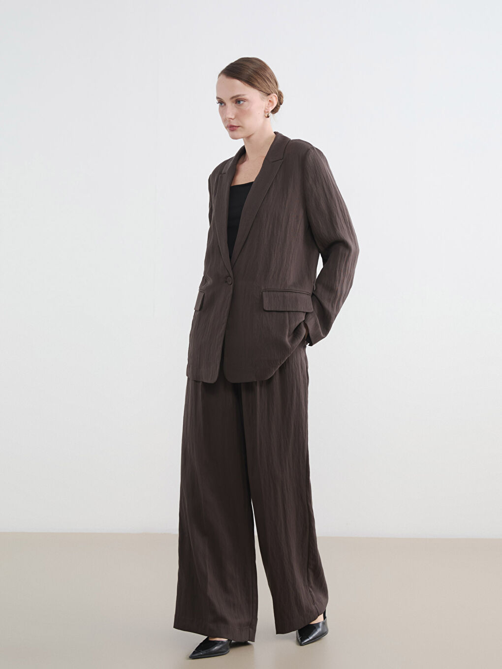 Плисиран панталон от плат с широк крачол за жени със свободна кройка