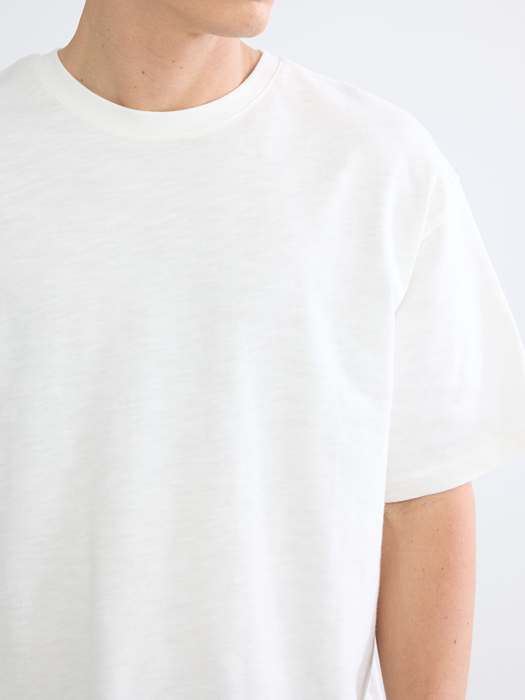 Ekru Bisiklet Yaka Penye Erkek Tişört-2