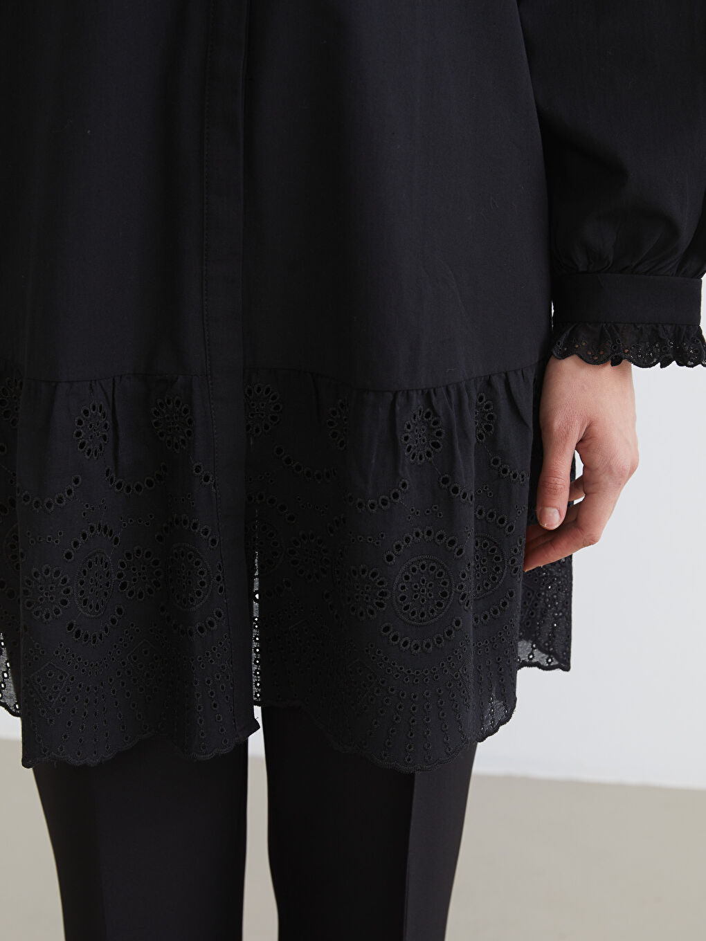 Siyah Fırfırlı Hakim Yaka Kadın Gömlek Tunik-2