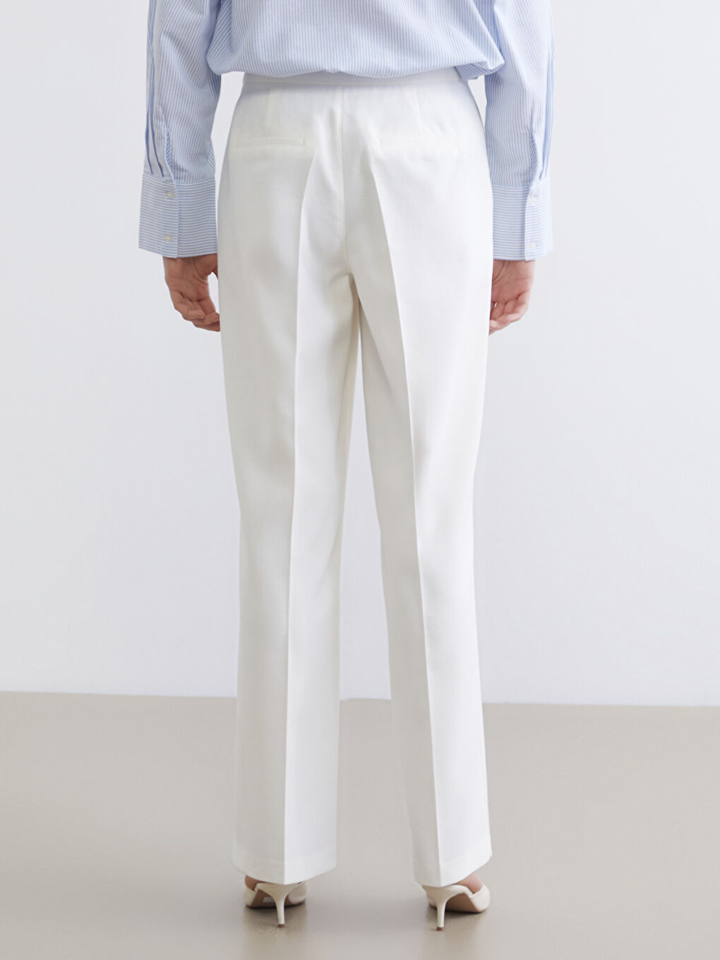 SVETLO BEŽ Pantalone Žena-3