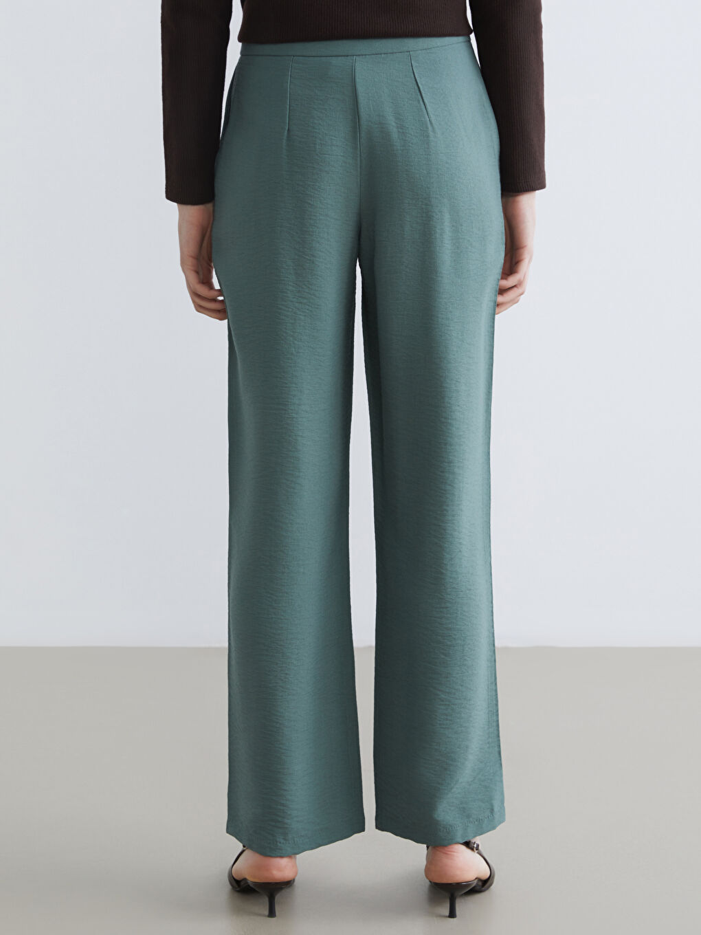 TAMNO ŽUTA Pantalone Žena-3