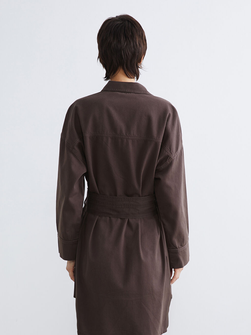 Kahverengi Gömlek Yaka Beli Kemerli Jean Elbise-3