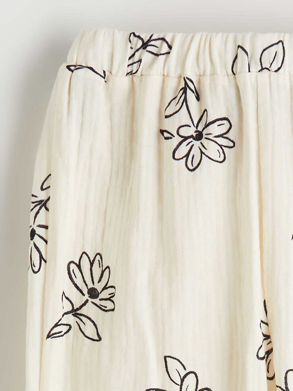 Ekru Beli Lastikli Çiçekli Kız Çocuk Pantolon-1