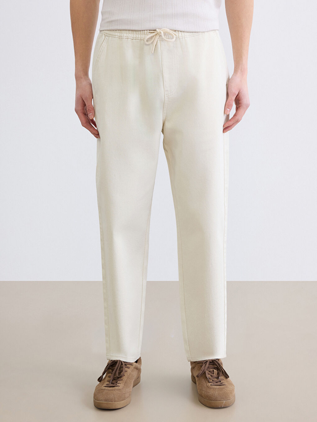 ფართო მოყვანილობის მამაკაცის ჯინსი-1