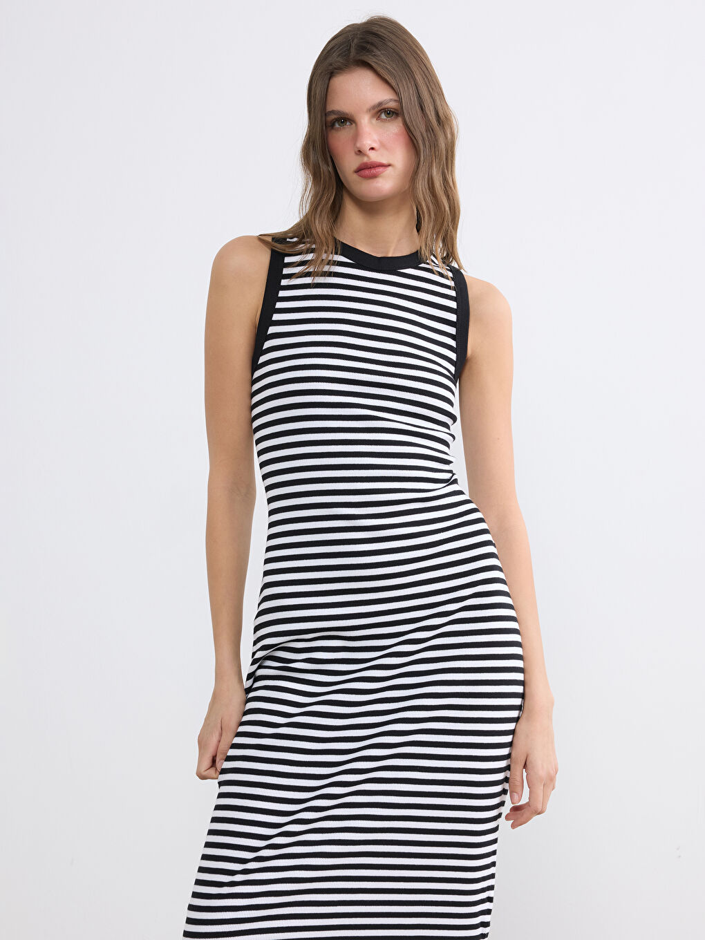 Robe Rayée à Col Rond-1