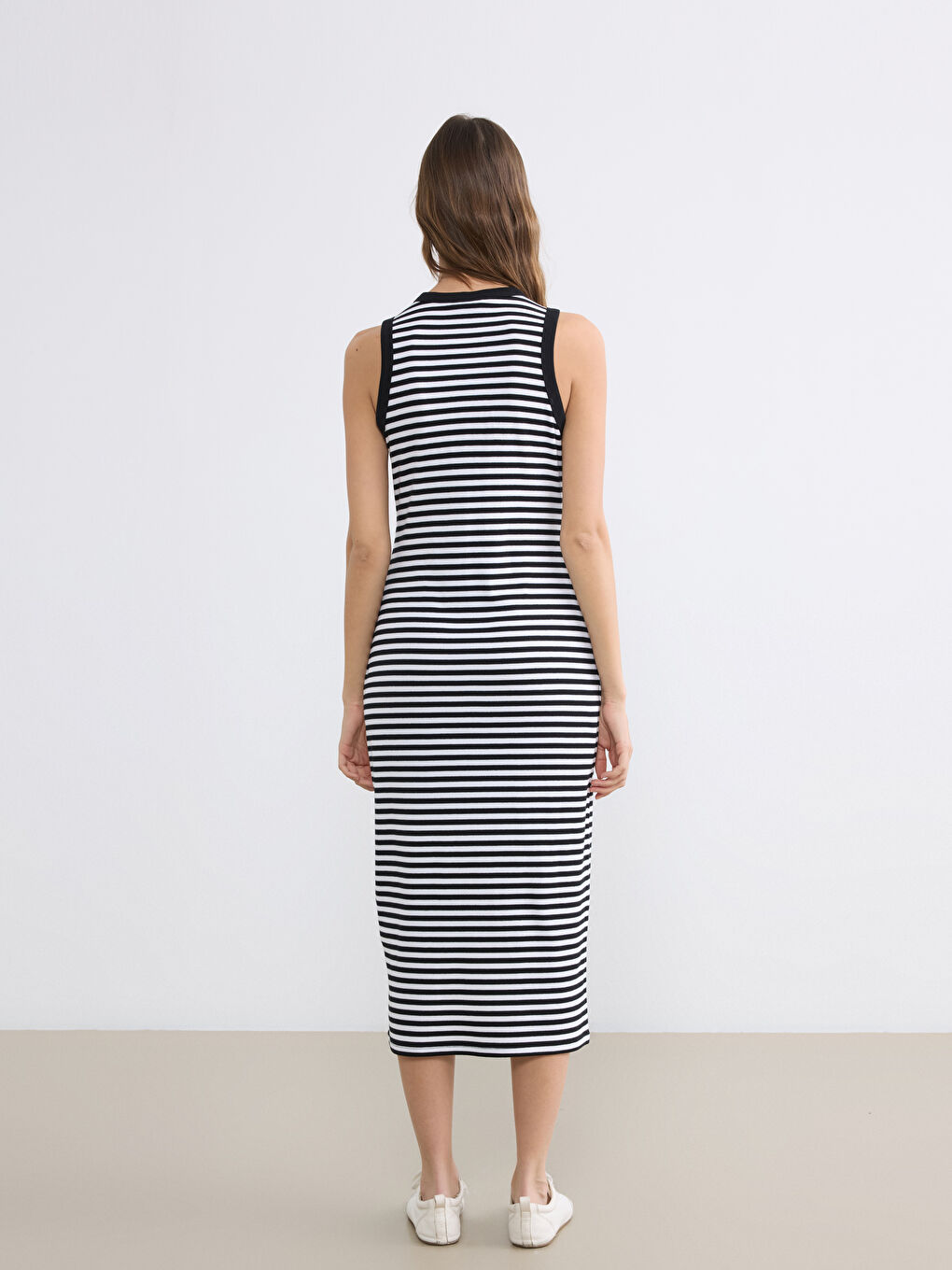 Robe Rayée à Col Rond-3