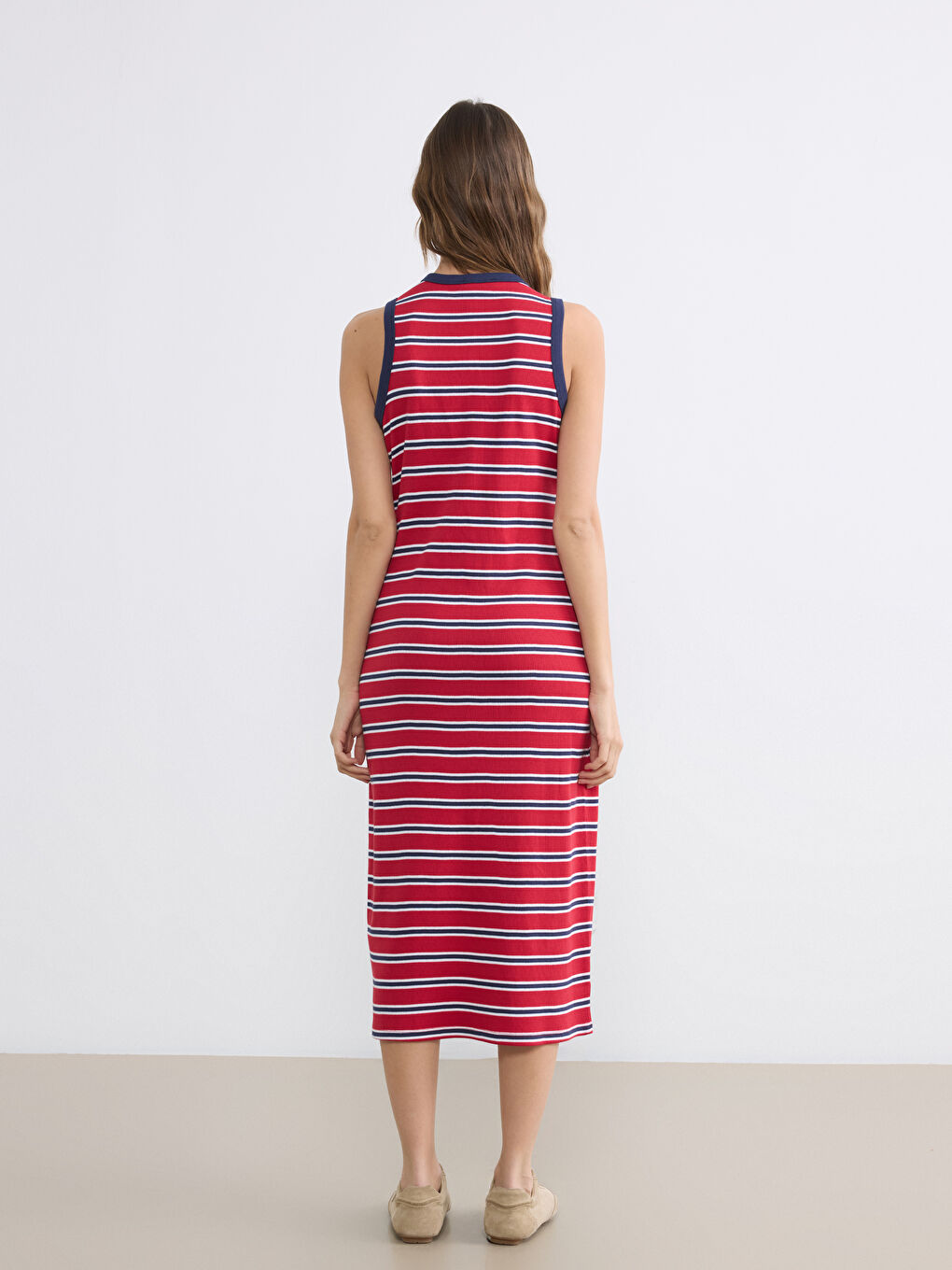 Robe Rayée à Col Rond-3