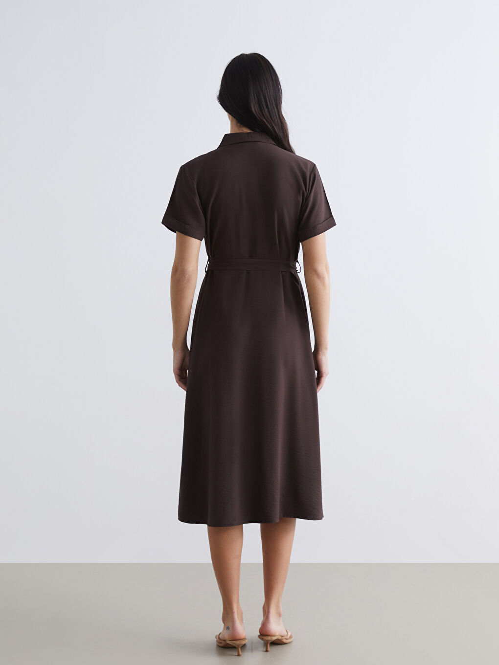 فستان قميص بني امرأة-3