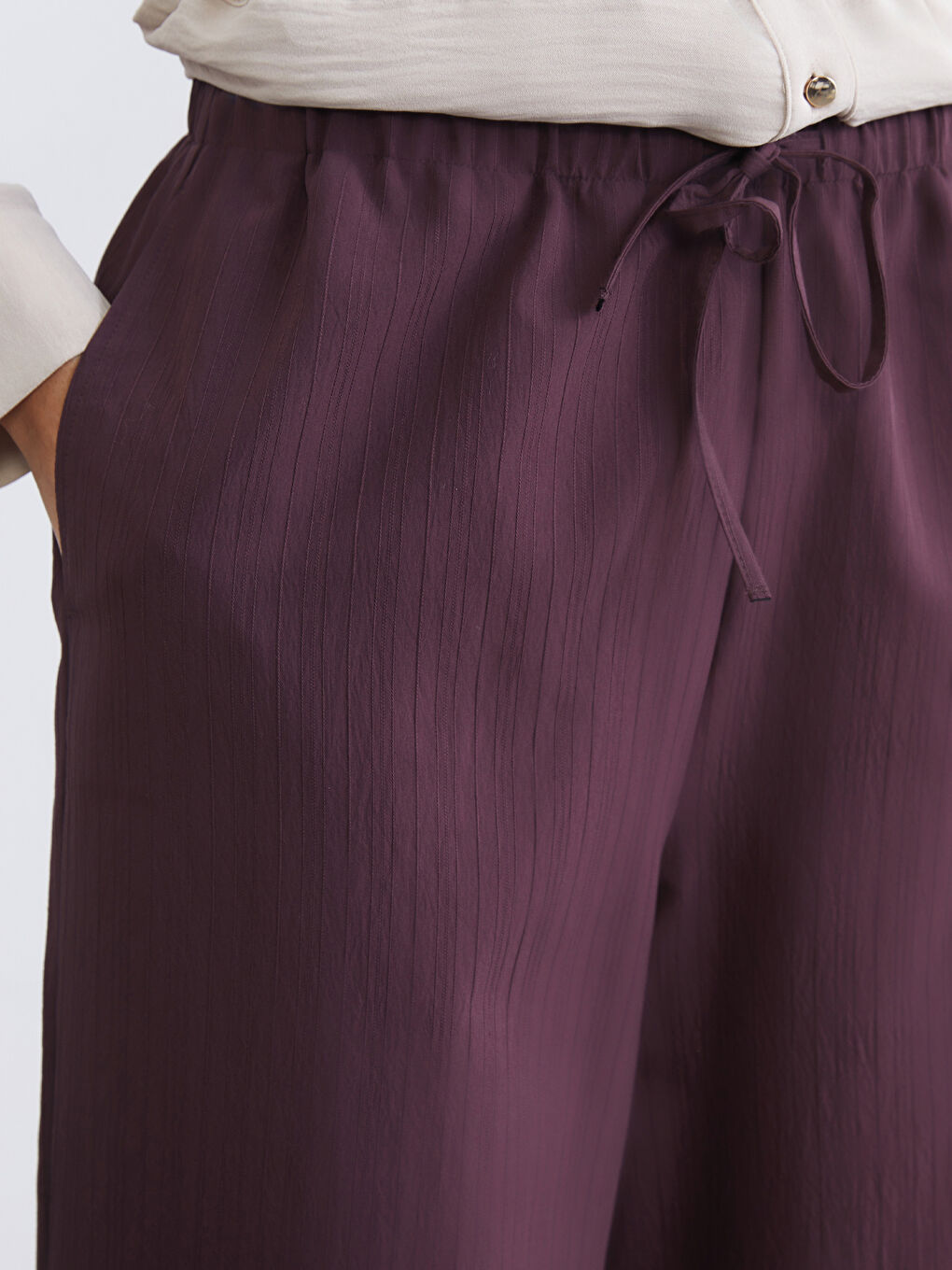 Текстуриран дамски панталон с еластична талия-2