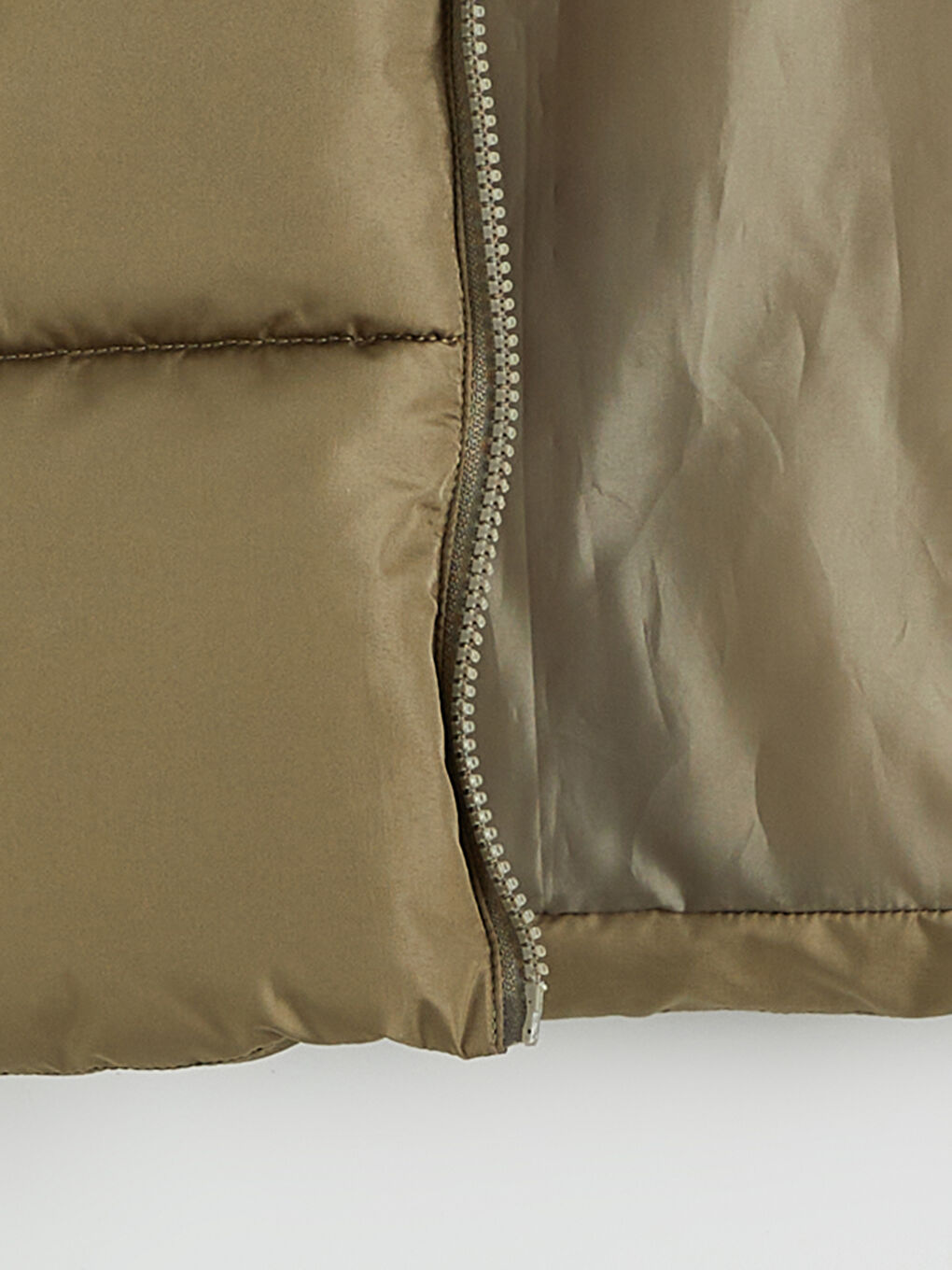 Puf prsluk sa visokom kragnom za Žene-6