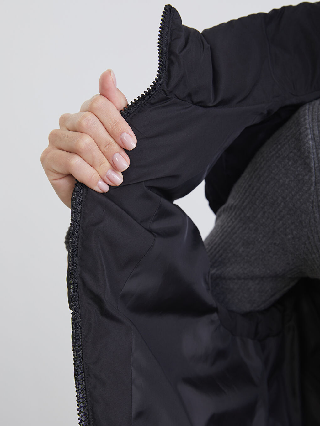 Әйелдер қара Пуховик жилет-2