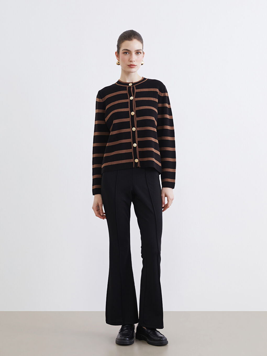 Siyah Dar Fit İspanyol Paça Kadın Pantolon