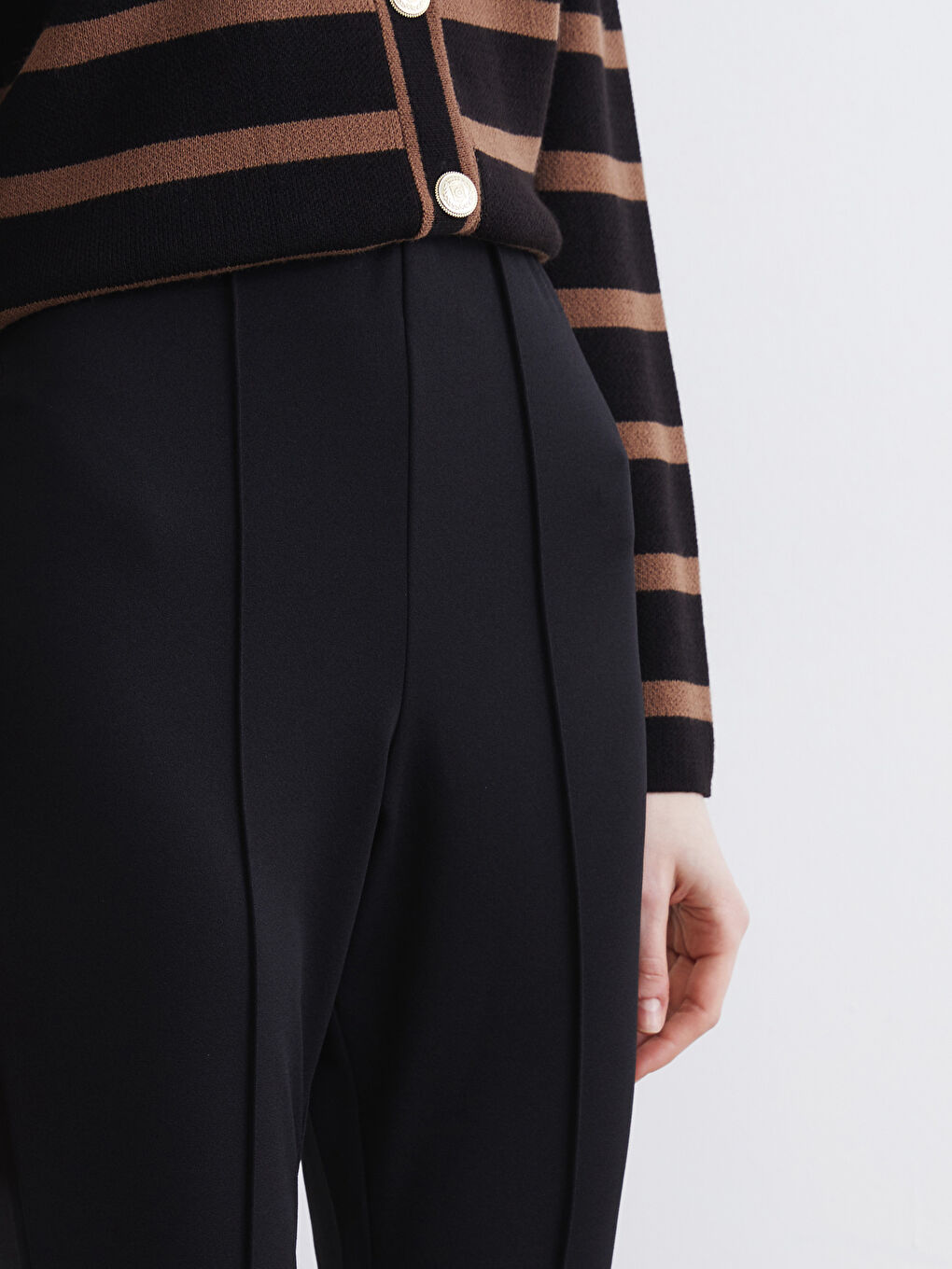 Siyah Dar Fit İspanyol Paça Kadın Pantolon-2